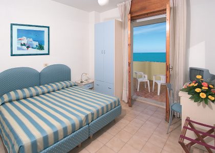 hotel-embassy-pesaro-camera-matrimoniale