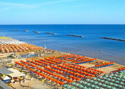 hotel-embassy-pesaro-spiaggia