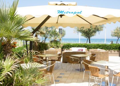 hotel-metropol-pesaro-depliant-ombrellone4ee2