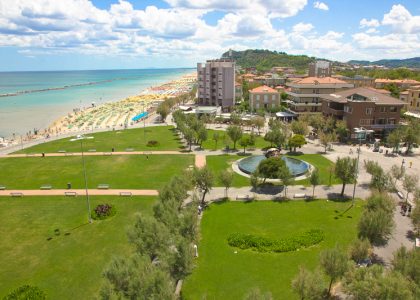 hotel-metropol-pesaro-veduta-aerea-palla-pomodoro